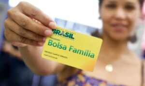 Proposta da Câmara para Beneficiários que Realizam Apostas Discussão sobre a possibilidade de corte do benefício para quem participa de jogos de azar.