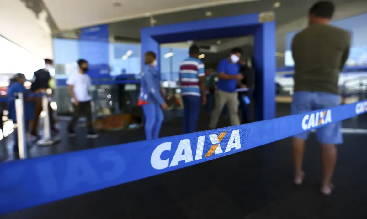 A Caixa Econômica Federal estabeleceu um protocolo claro para comunicação com os clientes afetados. Imagem: Agência Brasil.